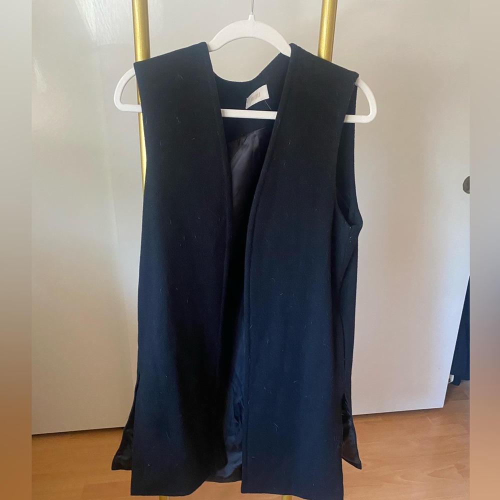 Stylish Black Sleeveless Vest